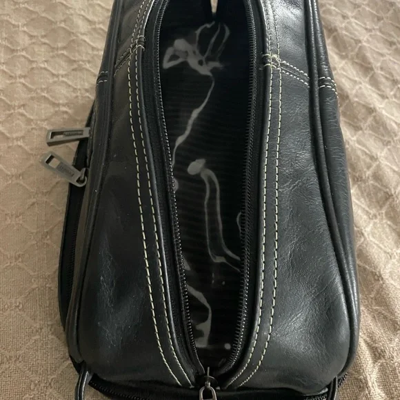 Fossil Black Genuine Leather Toiletry Bag(Men’s) - Picture 4 of 9